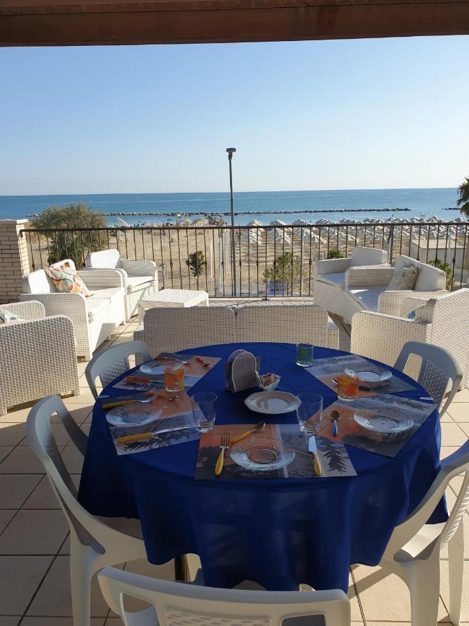 Il Sorriso Di Angelina Bed & Breakfast Пескара Екстериор снимка